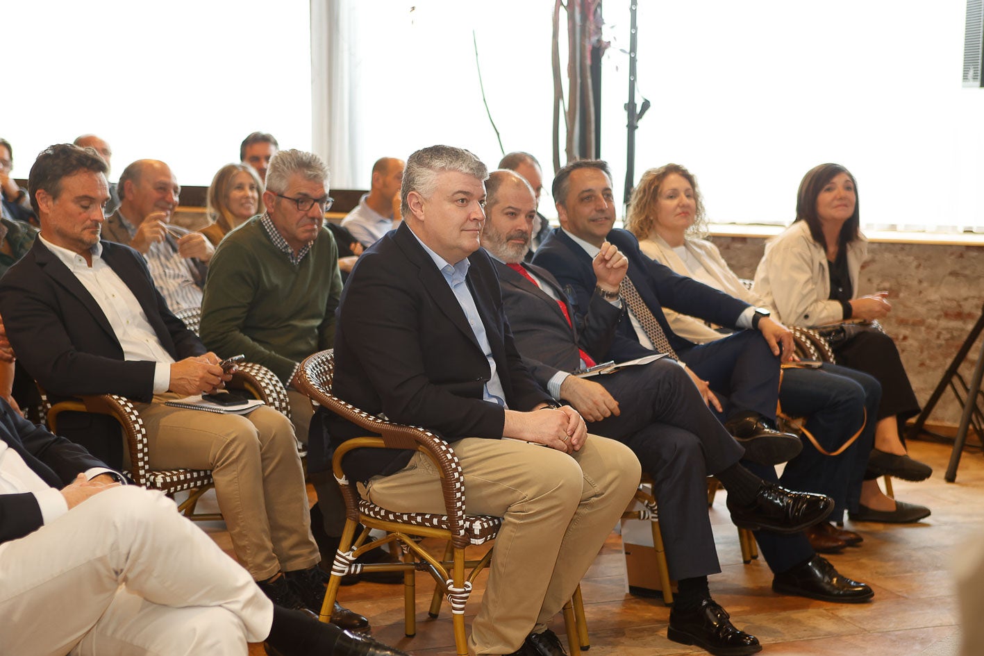 Asistentes en el salón de El Nuevo Molino. 