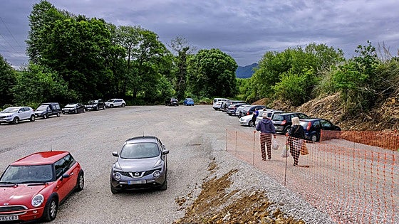 Torrelavega crea 90 nuevas plazas de aparcamiento en El Valle para paliar el cierre de La Carmencita