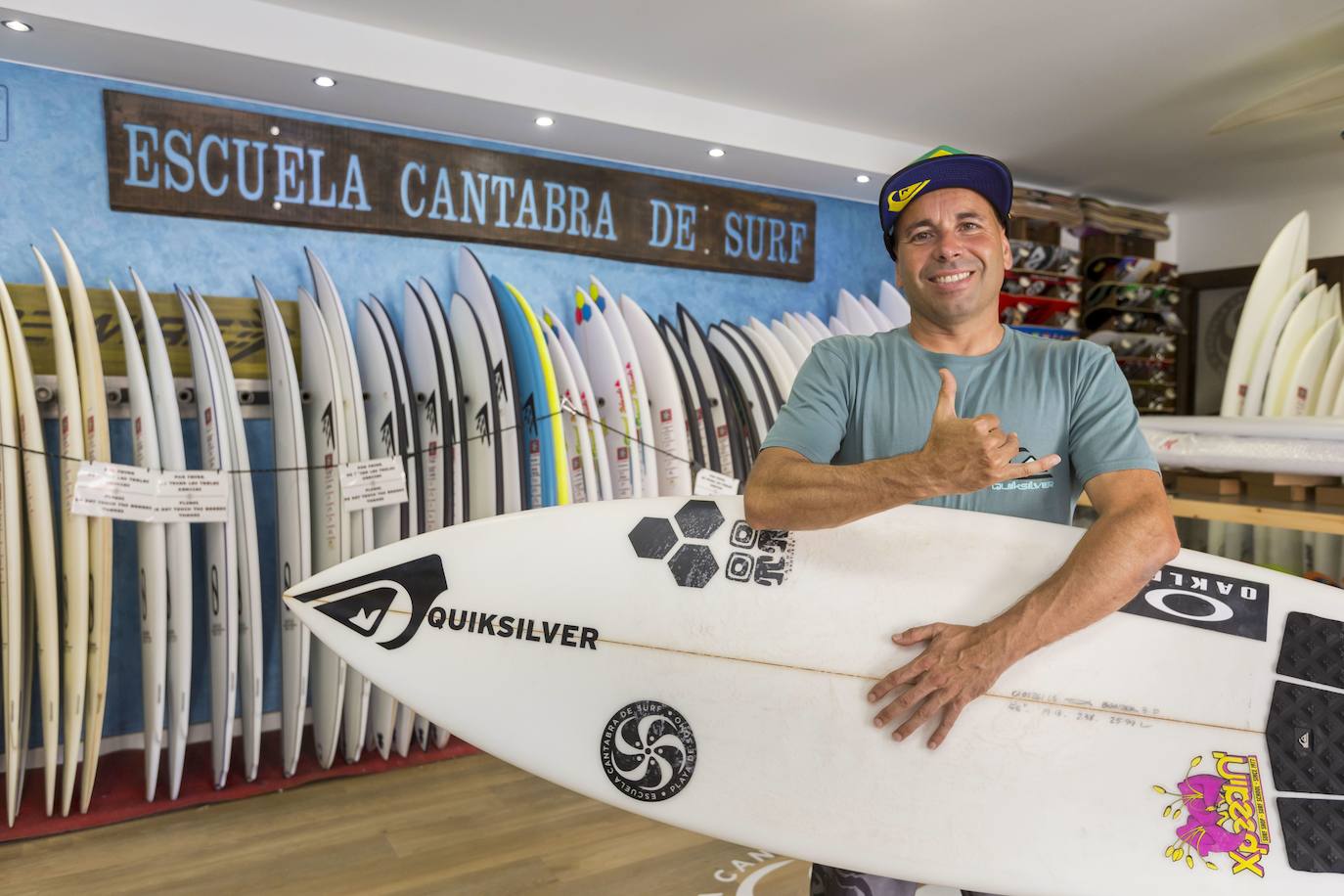 David García 'Capi', en la Escuela Cántabra de Surf.