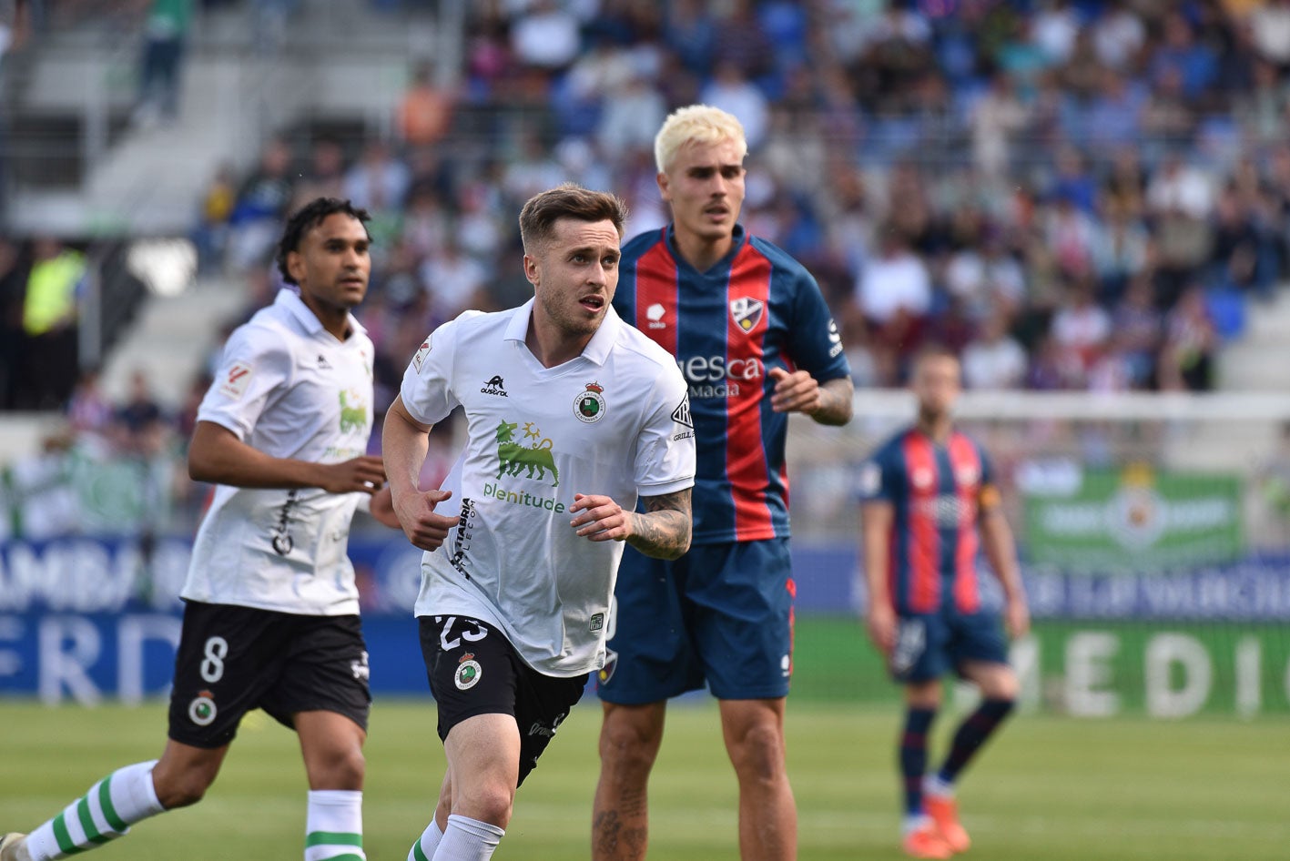 Dani Fernández, durante el partido ante el Huesca.