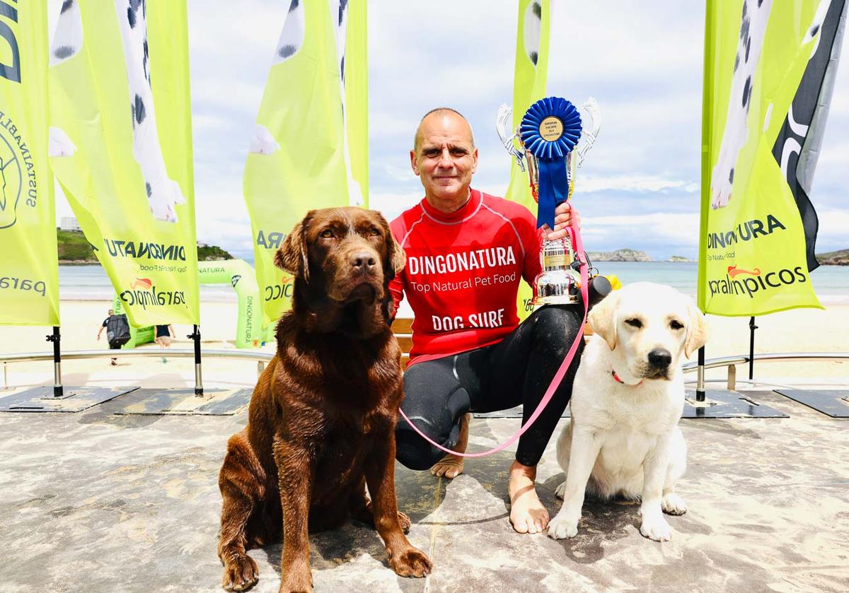 El labrador Koa vence en el III Campeonato Europeo Dingonatura Dog Surf