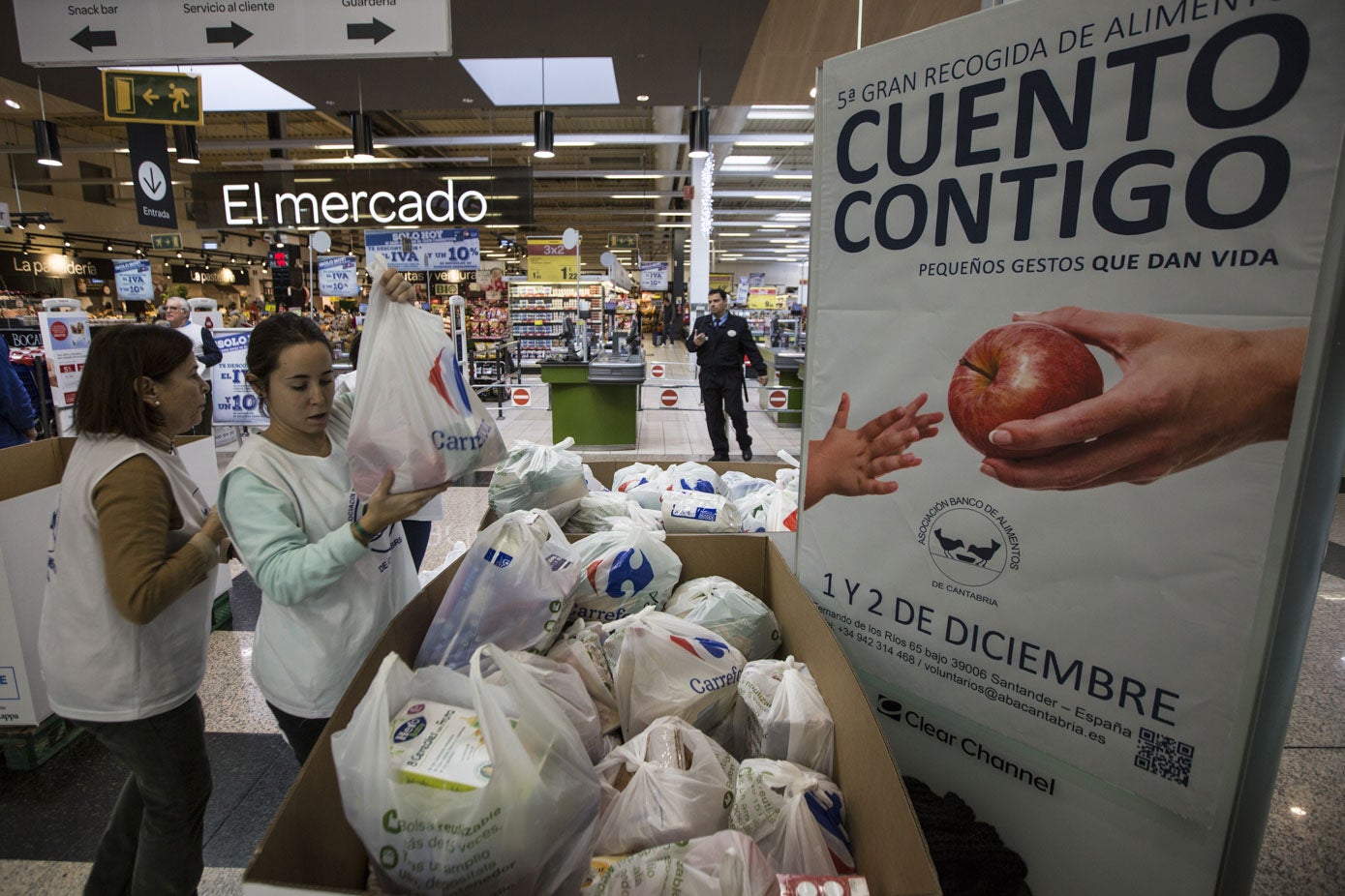 La gran recogida del Banco de Alimentos, que se celebra todos los años en varios supermercados e hipermercados de la ciudad.