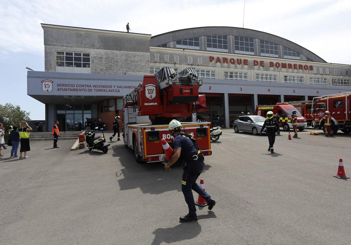 Parque de Bomberos de Torrelavega, al que pertenecen los dos aspirantes.