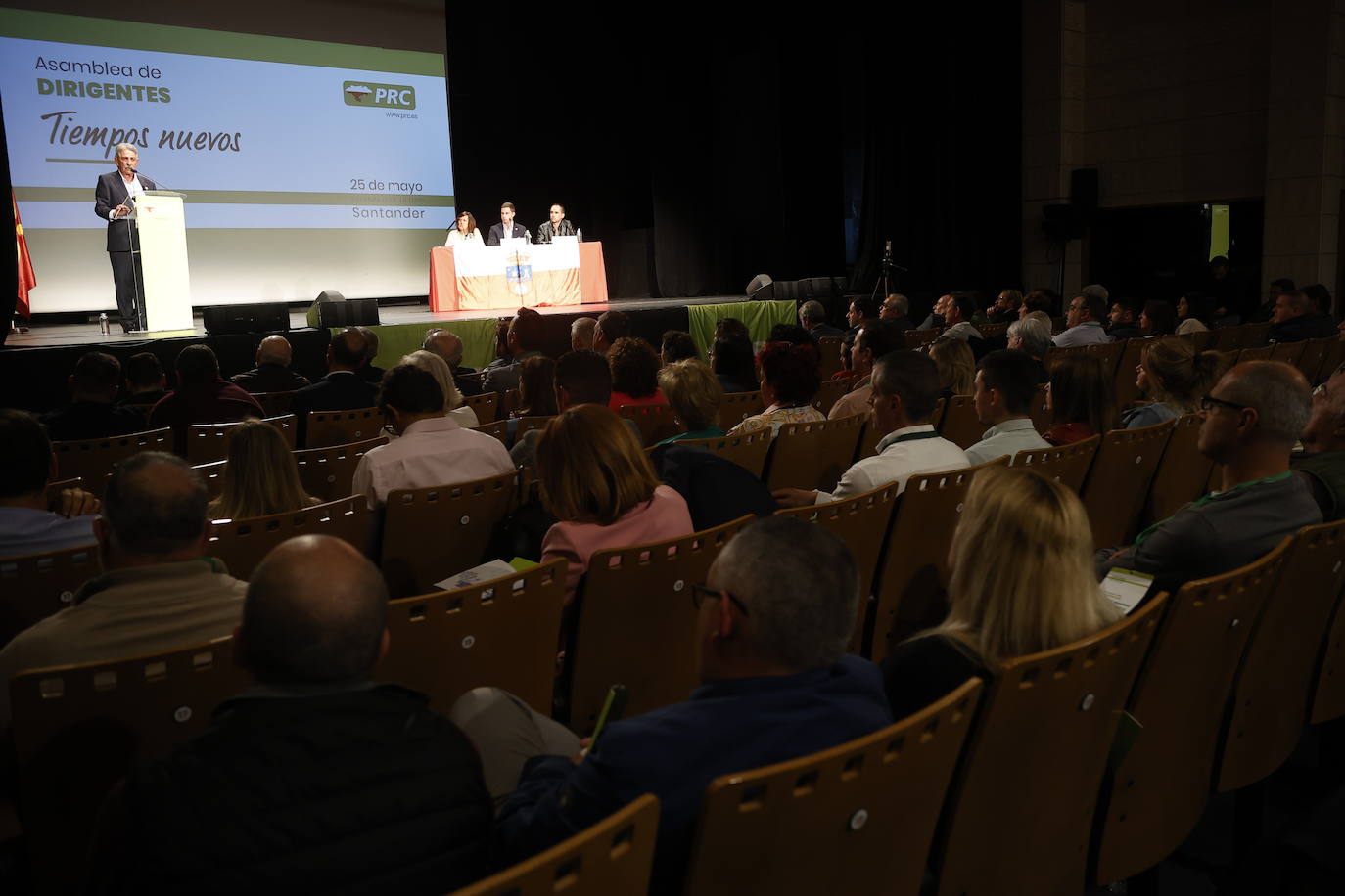 Cerca de 200 dirigentes acudieron a la Asamblea del partido.