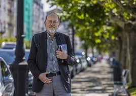 tEnrique Álvarez, un leonés santanderino que escribe casi tanto como lee, ha reunido sus 'Relatos completos'.