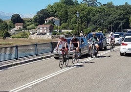 El Ayuntamiento de San Vicente ha solicitado al Ministerio de Transportes dotar de un carril bici al puente de La Maza.