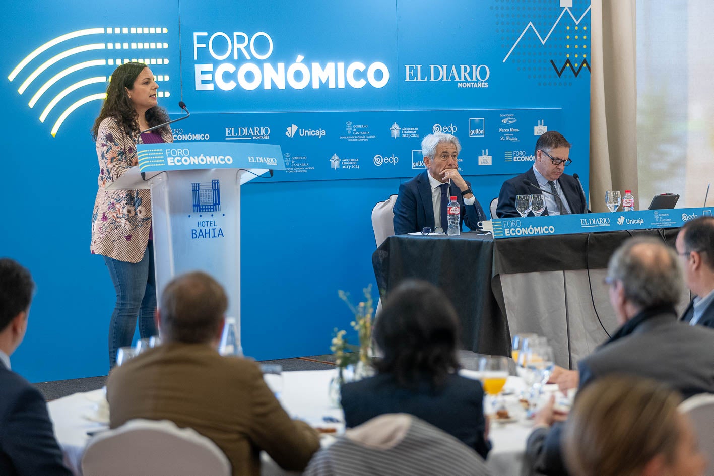 La periodista Pilar González Ruiz ha presentado el acto.