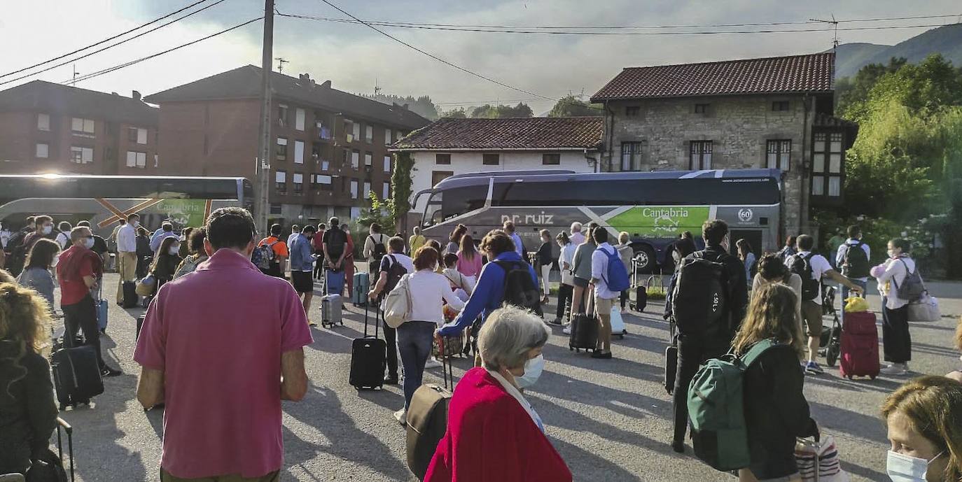 El 27 de julio de 2020 una avería en la pieza dejó tirados a 167 pasajeros que viajaban en el primer Alvia de la mañana rumbo a Madrid. La incidencia se produjo a la hora y media de viaje y poco después de pasar por Bárcena. Al conductor no le quedó más remedio que dar marcha atrás, hasta la estación de la localidad, para poder desalojar el tren y dejar a los 167 pasajeros a la espera de ser trasladados en autobús hasta Palencia.