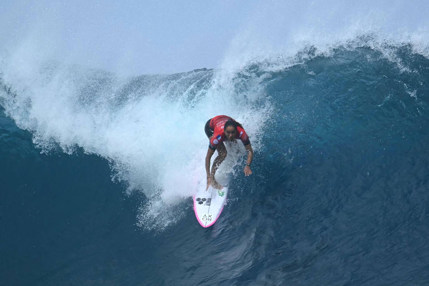 Fierro hace pódium en la prueba, con su estilo de surfear en el WSL Women.