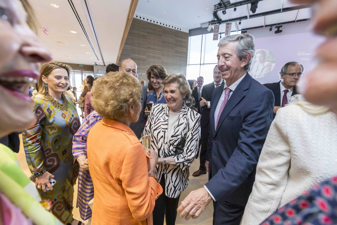 Luis Revenga, presidente de Editorial Cantabria junto a Elena García Botín