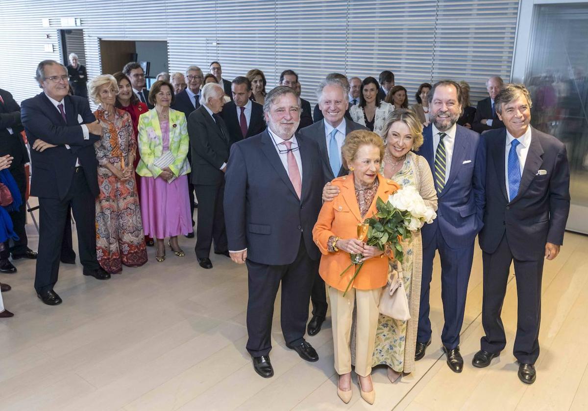 Homenaje sorpresa de la Asociación Plaza Porticada a Elena García Botín