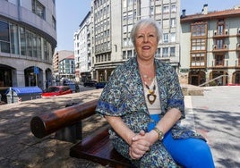 Blanca Rosa Gómez Morante, en la Plaza Mayor de Torrelavega.