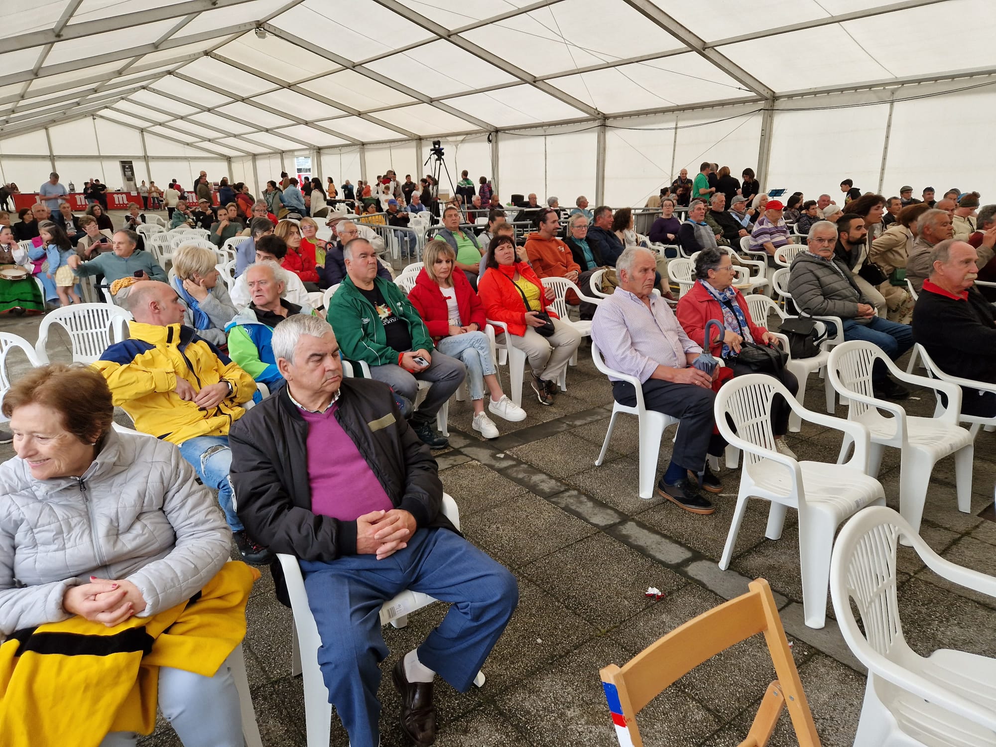 Publico asistente a la entrega del Fuelle de Oro.