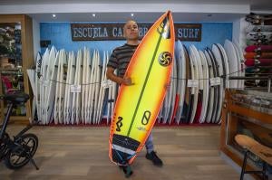 34 años dando clases de surf