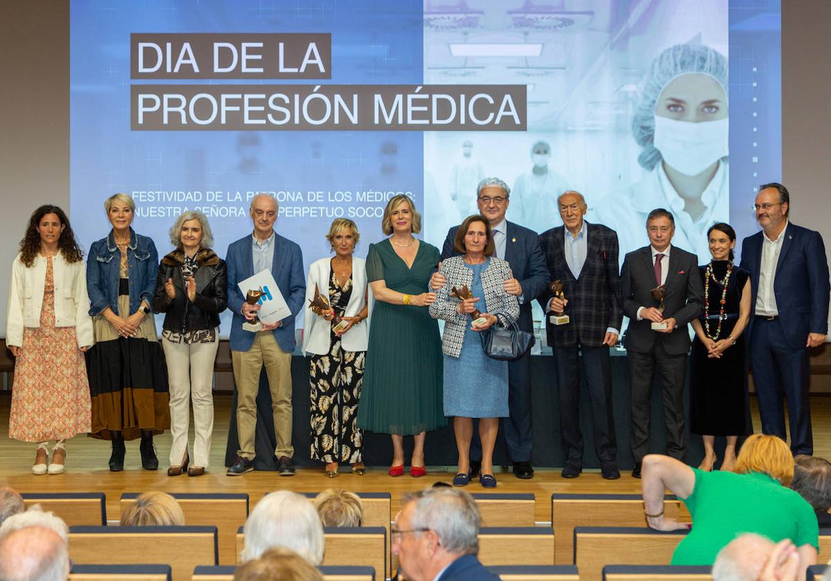 Algunos de los distinguidos y autoridades, en el acto celebrado en la Universidad Europea del Atlántico.