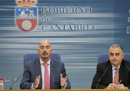 Los consejeros César Pascual y Roberto Media, en la rueda de esta mañana.