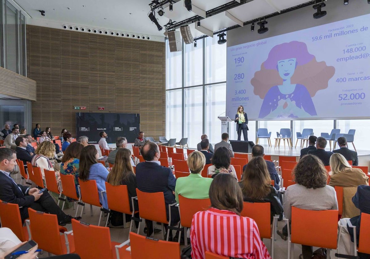 Presentación de Ana Palencia, directora de comunicación y sostenibilidad de Unilever.