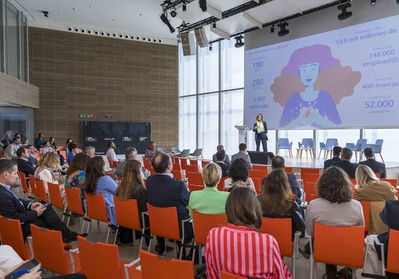 Presentación de Ana Palencia, directora de comunicación y sostenibilidad de Unilever.