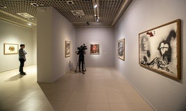 Vista de algunas de las salas del Casyc que acogen las litografías de Tàpies.