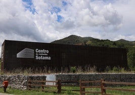 Vista exterior del Centro de Visitantes de Sotama, ubicado en Cillorigo de Liébana.