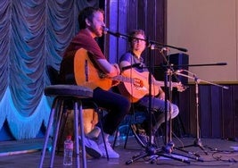 Javier Macipe y Pepe Lorente presentaron 'La estrella azul' y ofrecieron un concierto los pasados días 8 y 9.