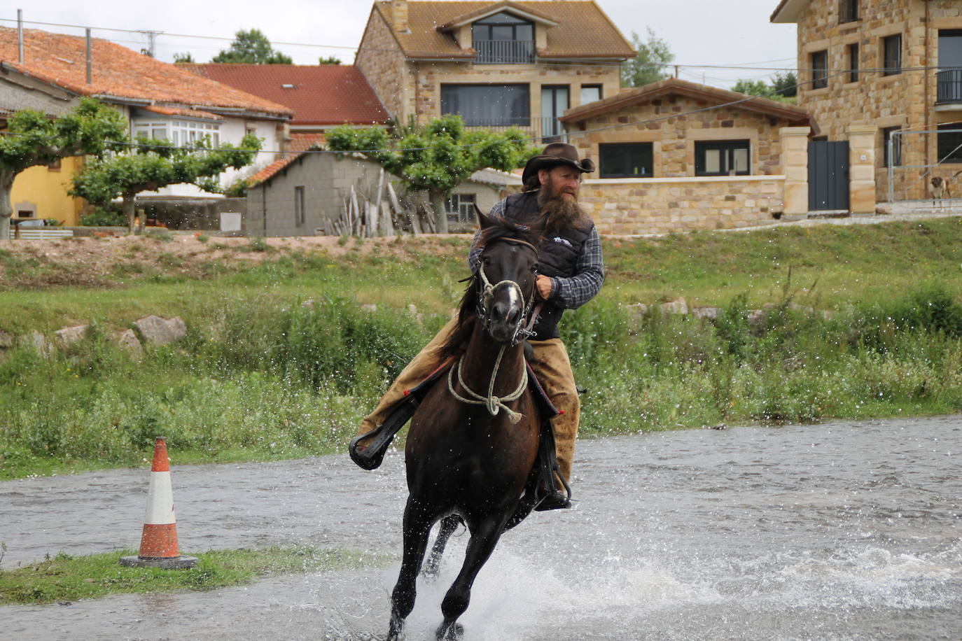 Yincana a caballo en Requejo | El Diario Montañés