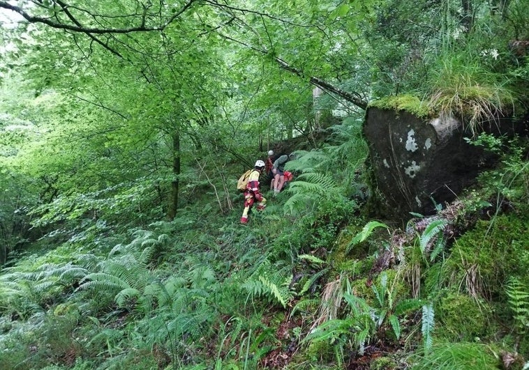 Así ha sido el rescate de dos senderistas enriscados en las cascadas de Aguasal