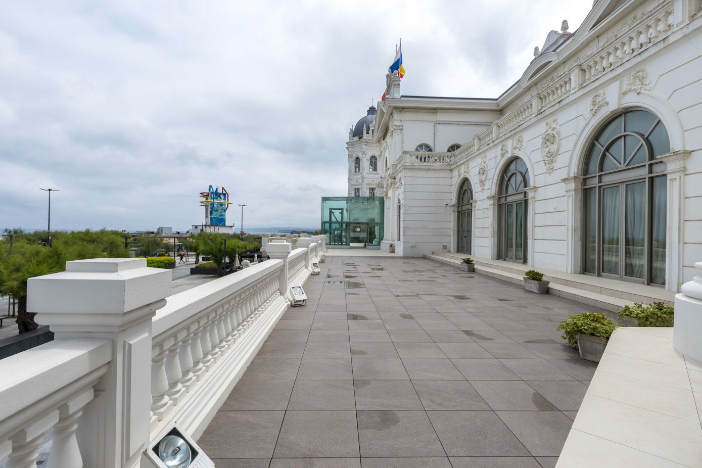 La terraza que dará servicio al nuevo bar tiene más de 300 metros cuadrados, ya que gira hacia el lateral del edificio.