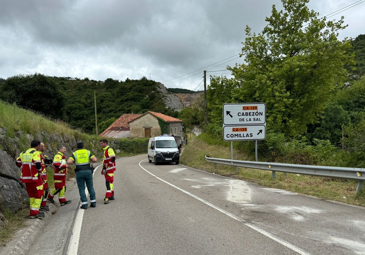 Cuerpos de seguridad en la zona del accidente.