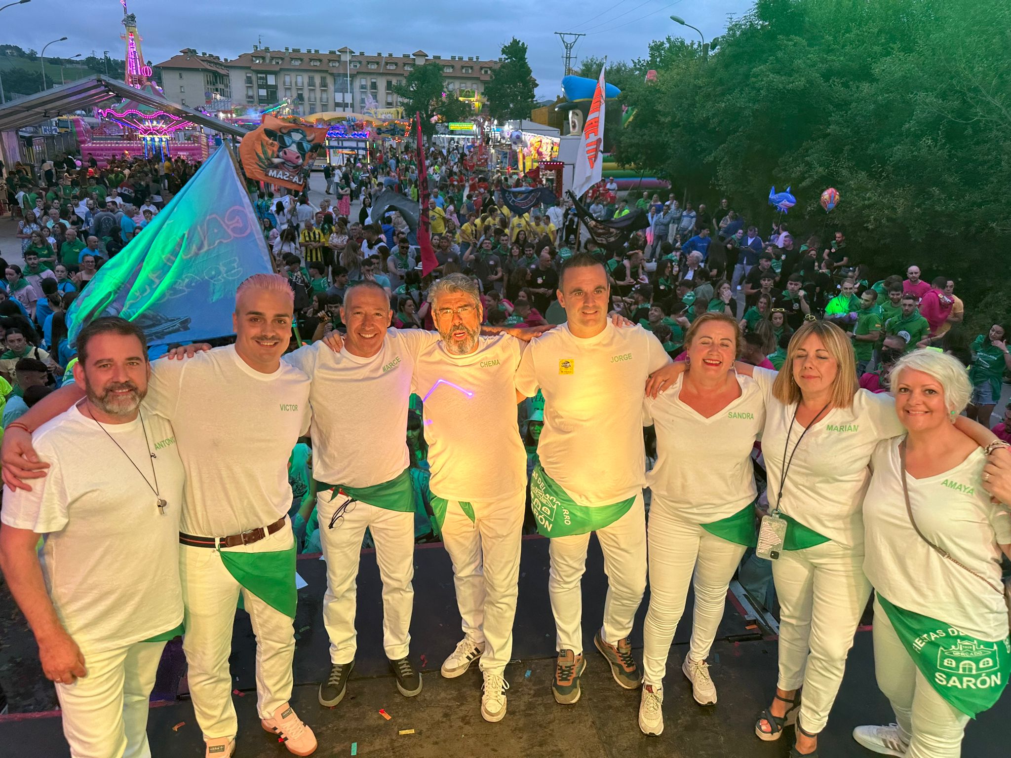 Integrantes de la Comisión de Fiestas de la Abadilla Sarón. 