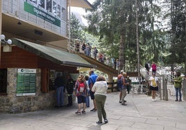 El teleférico de Fuente Dé, acceso a las taquillas y la telecabina.