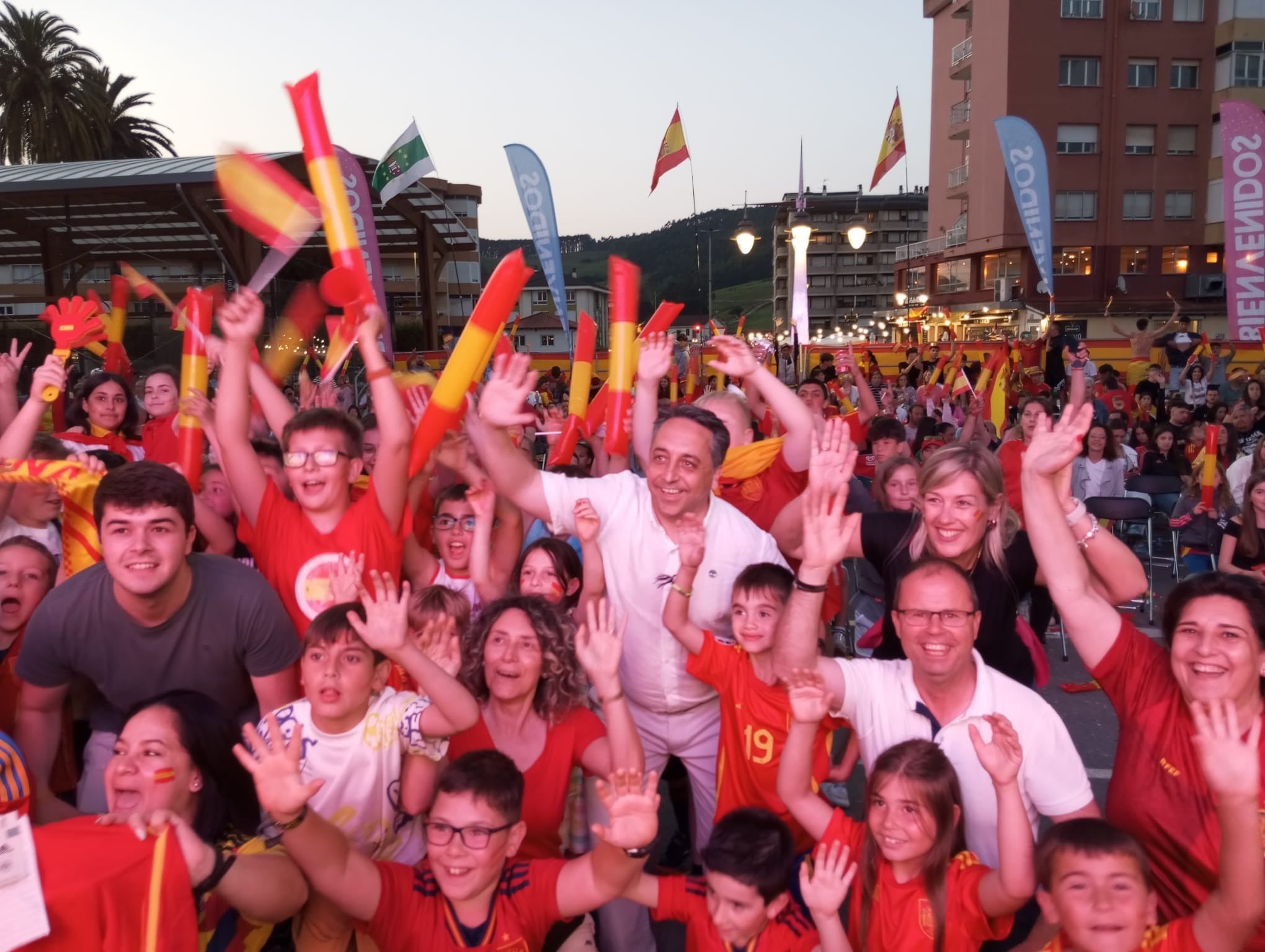 Piélagos también vibró con el partido y la victoria final de España ante Inglaterra.