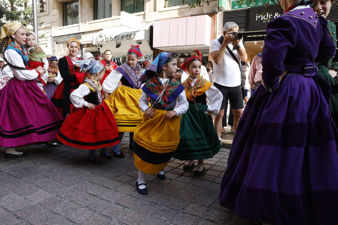 Integrantes del Grupo de Coros y Danzas de Santander