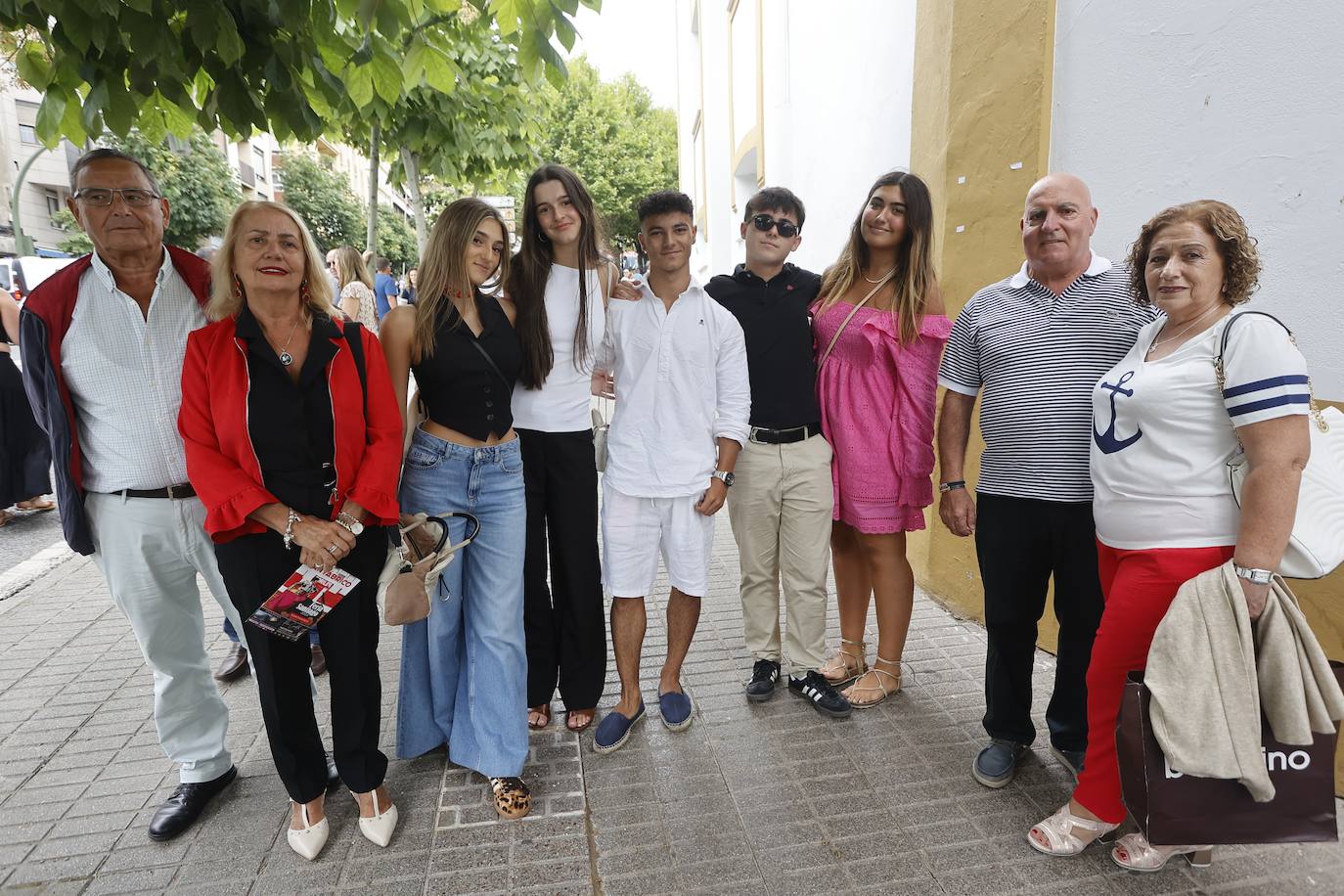 Benigno Ortiz, Trini Mantecón, Alba Carrillo, Celia Ortiz, Diego Martín, Víctor Díaz, Lucía Malmierca, José Miguel Ruiz e Isabel Ortiz.