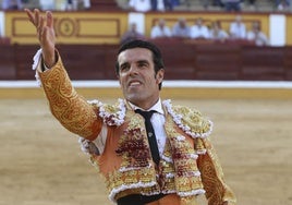 Emilio de Justo durante una actuación en la plaza de toros de Badajoz.