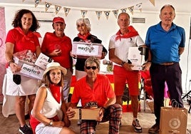 Entrega de premios del torneo de golf entre aficionados taurinos.