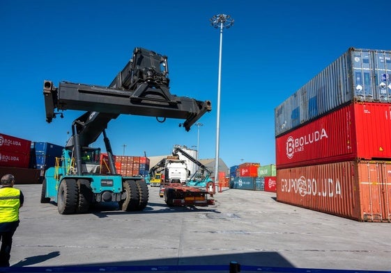 Así es la terminal de contenedores de Boluda