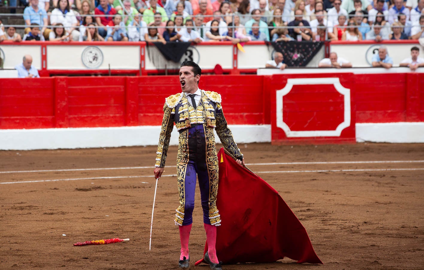 Alejandro Talavante en un desplante