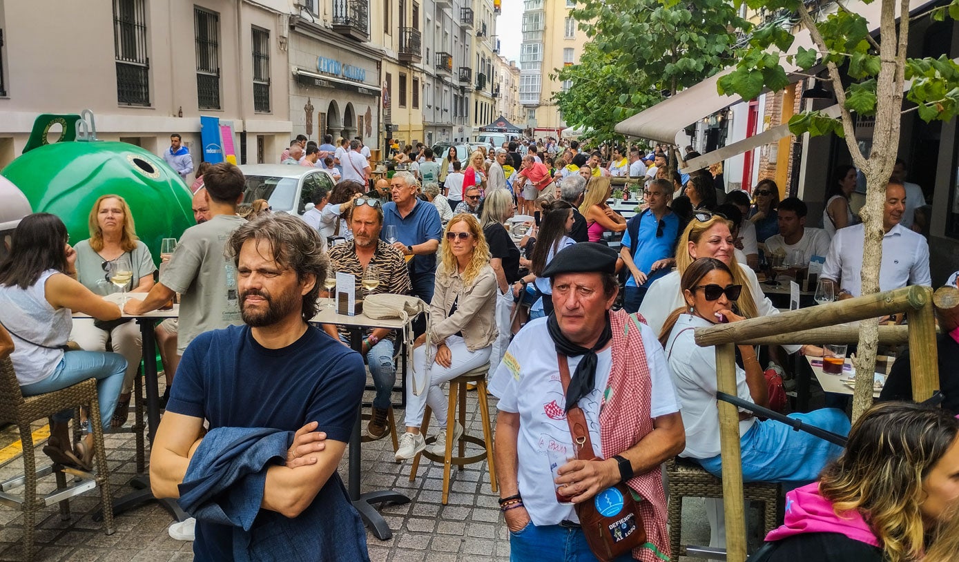 Peña Herbosa a rebosar. La Pirula realizó una Caracolada en favor de Medicus Mundi