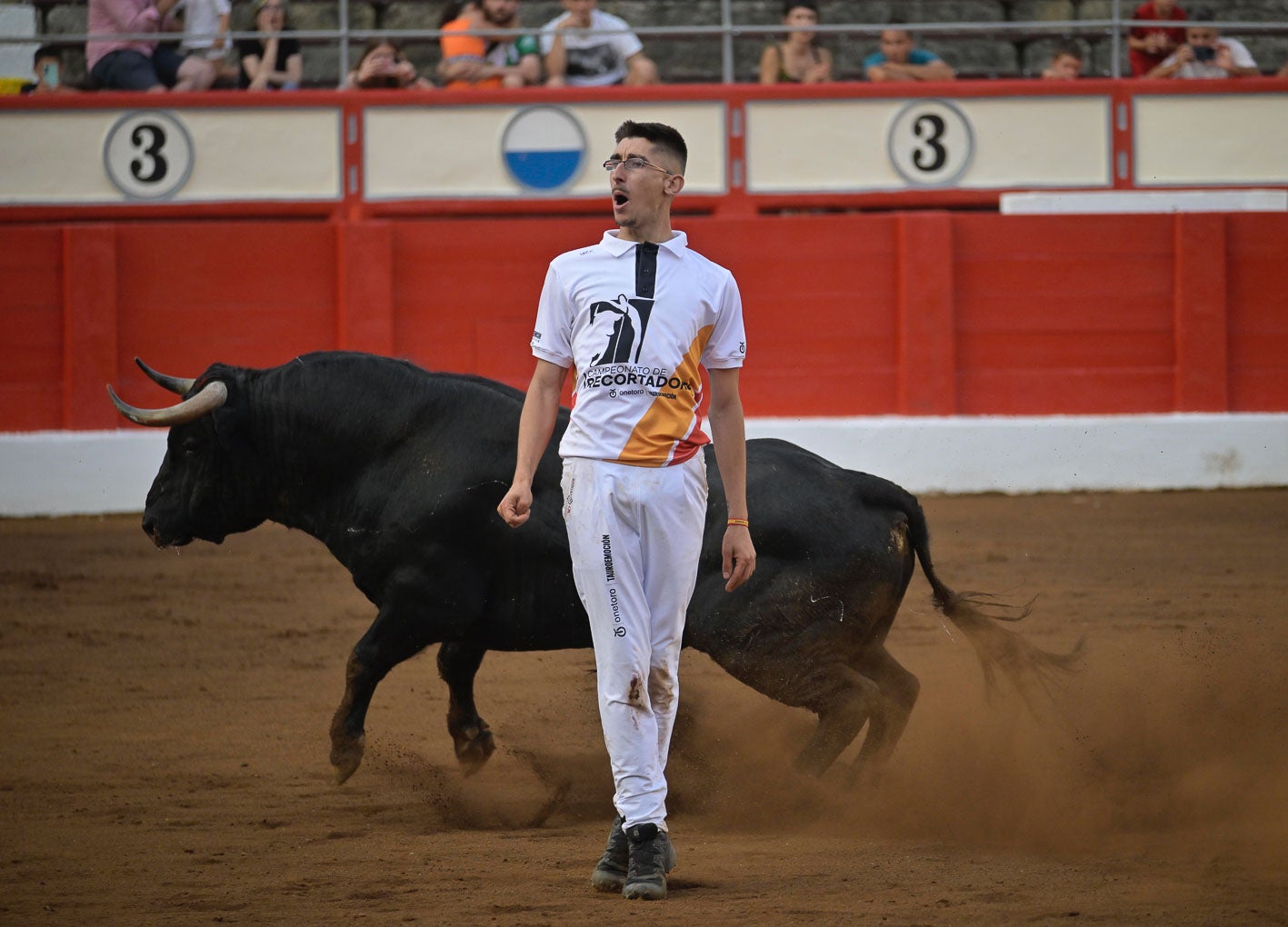 Juan Cruz Pereda, de Rasines, fue el mejor en el gran concurso de recortadores disputado en Santander