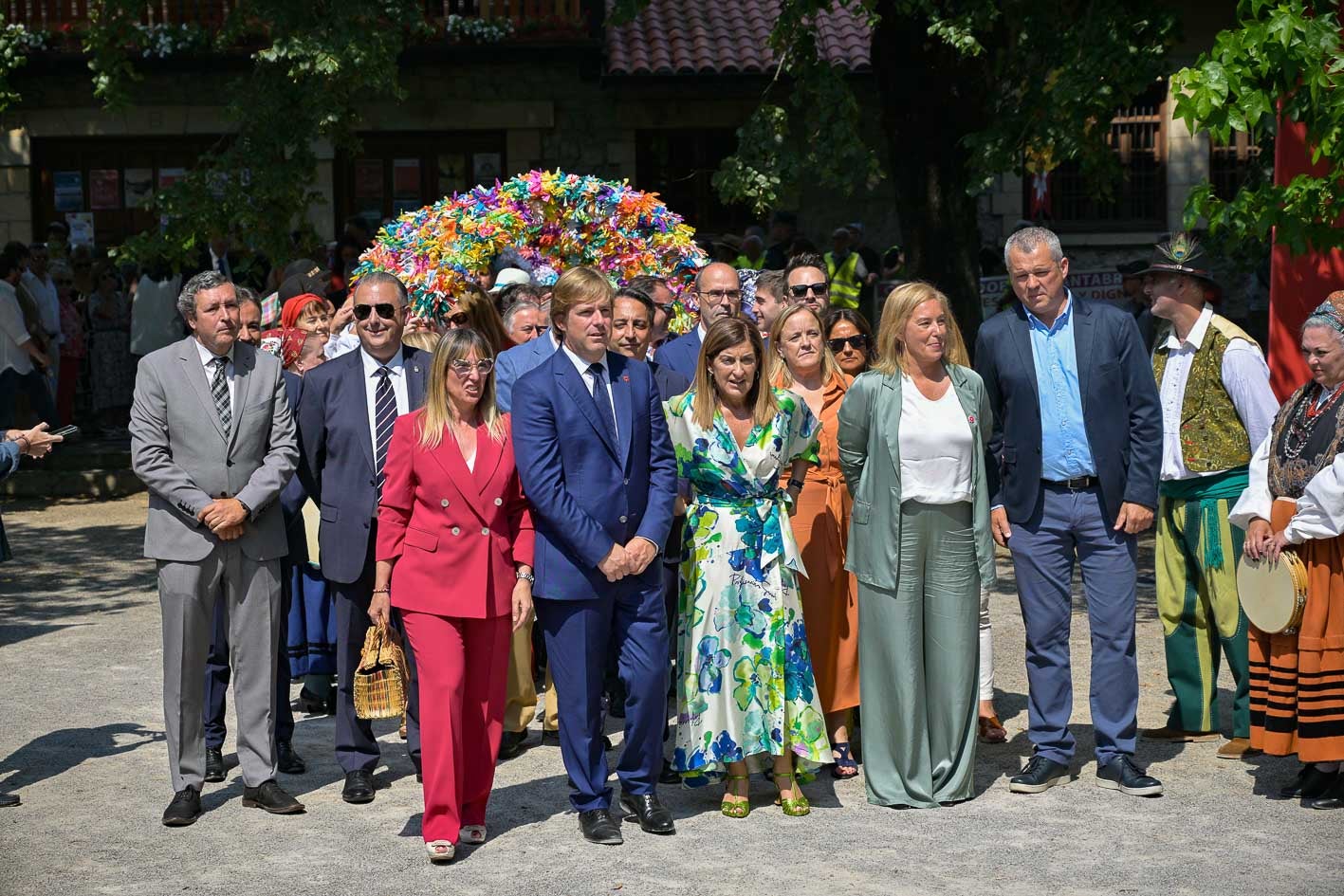 Eugenia Gómez de Diego, Pablo Diestro, María José Sáenz de Buruaga y María José González Revuelta con otras autoridades presentes en los actos