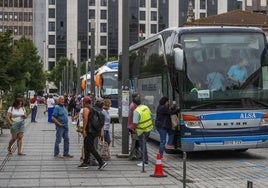 Autobús a falta de tren en agosto