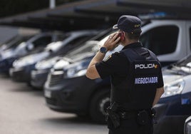 El inspector jefe Fernando es el único especialista en negociación de la Policía Nacional en Cantabria.