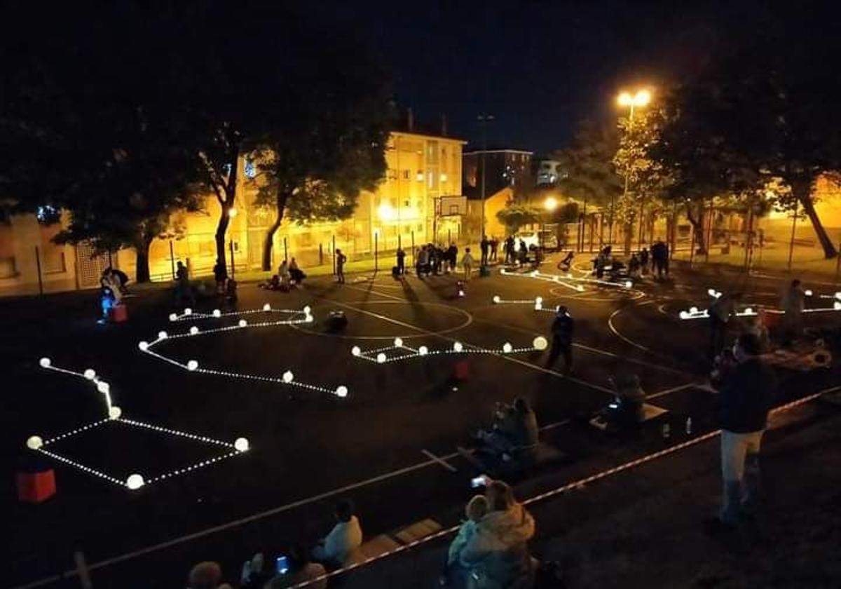 Una manta, y a ver y escuchar las estrellas en el Parque de Jado en Santander