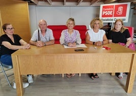 Los socialistas Águeda Albajara, Jesús María Amigo, Esther Bolado, Marián Vía y Carmen Fernández, en rueda de prensa,