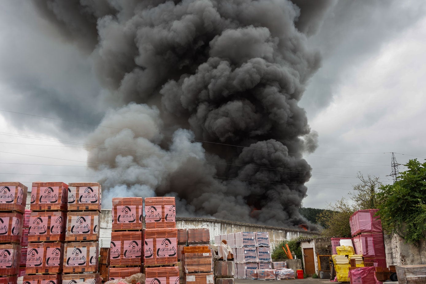 La columna de humo se vía desde mucha distancia