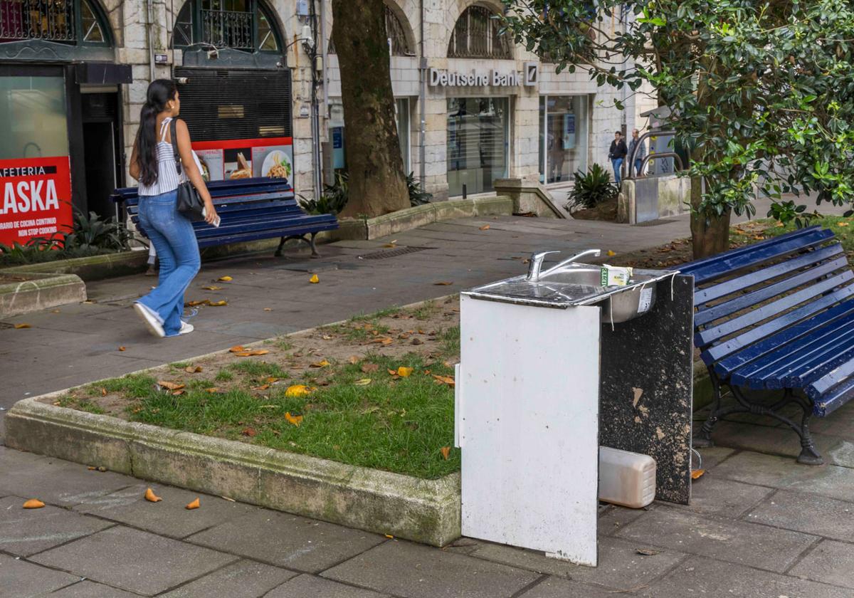 La plaza de Pombo acumula desperfectos