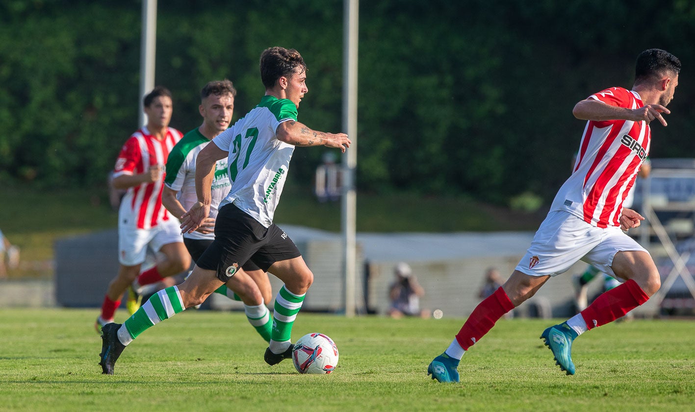 Yeray, en carrera para acercarse a la zona de tres cuartos. 