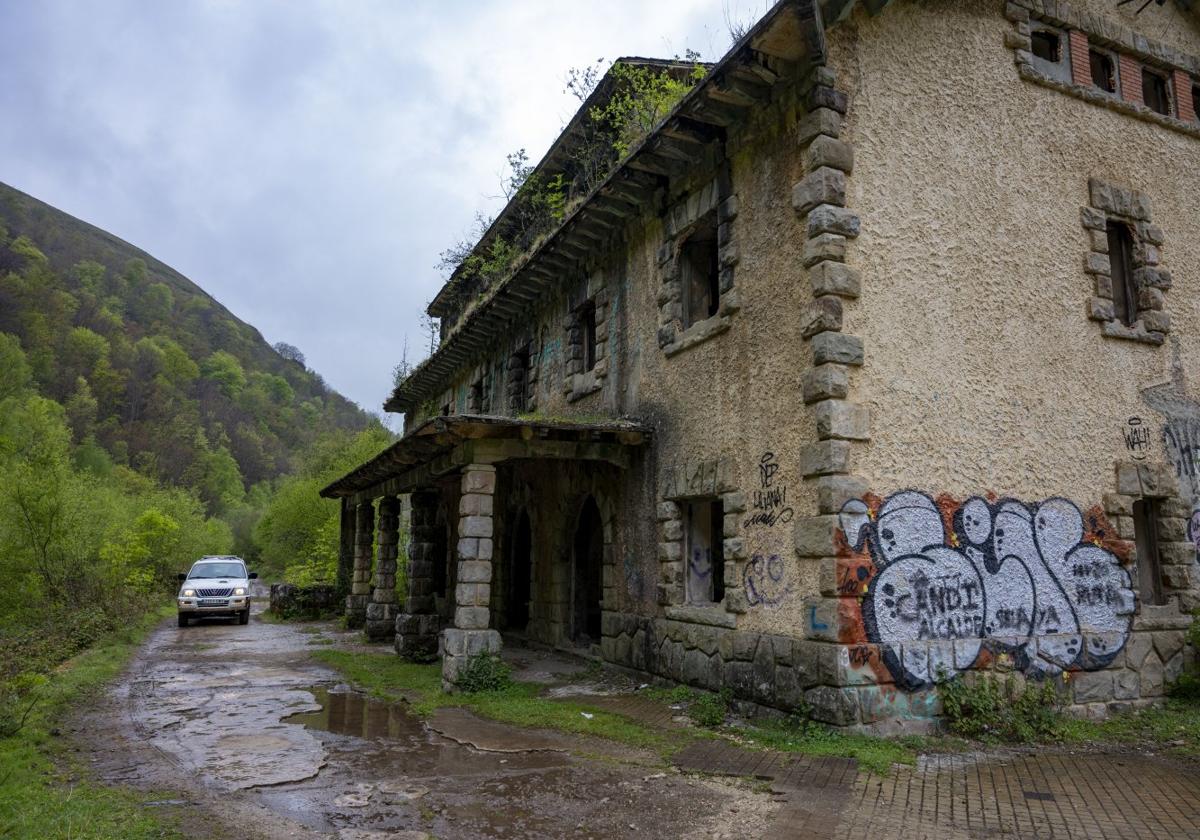 La estación de ferrocarril abandonada de Yera.