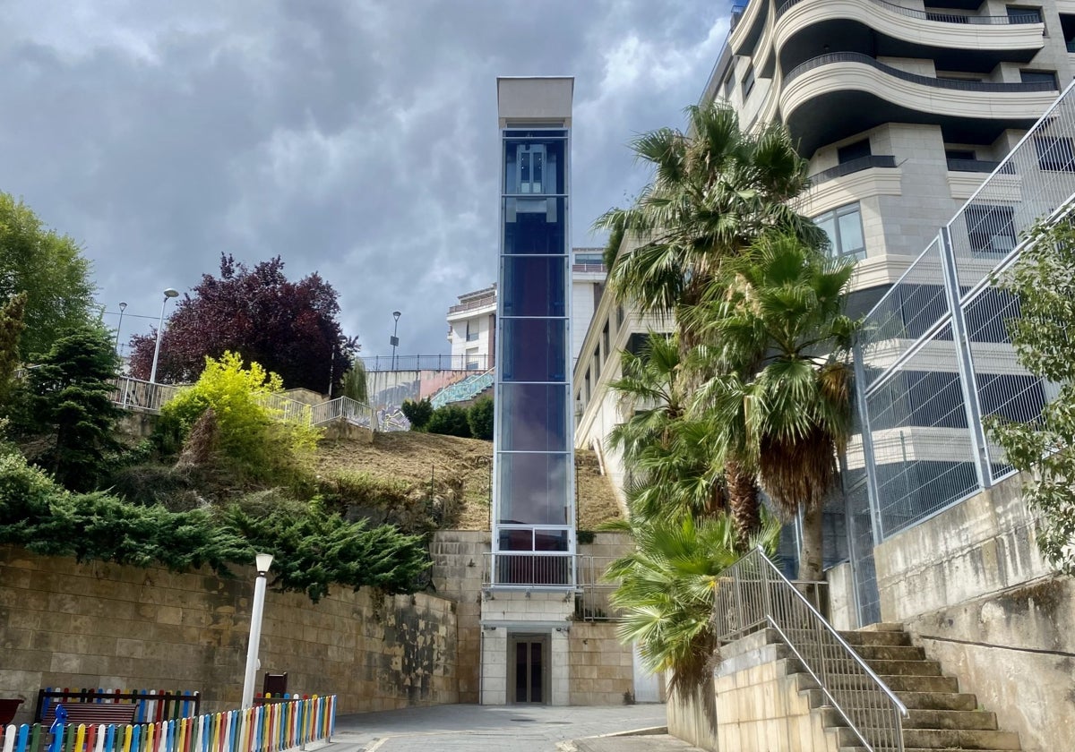 Vista del ascensor de Santa Catalina.